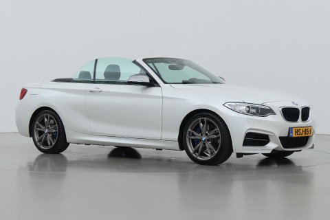 BMW 2 Serie Cabrio M235i xDrive | 327Pk! | M-Sport | harman/kardon | Vol-Leder | Stoelverwarming | Camera | 18 Inch
