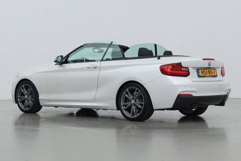 BMW 2 Serie Cabrio M235i xDrive | 327Pk! | M-Sport | harman/kardon | Vol-Leder | Stoelverwarming | Camera | 18 Inch