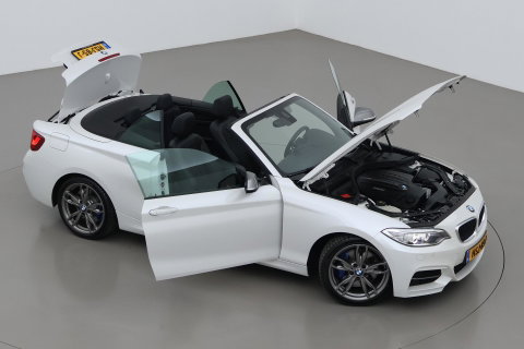 BMW 2 Serie Cabrio M235i xDrive | 327Pk! | M-Sport | harman/kardon | Vol-Leder | Stoelverwarming | Camera | 18 Inch