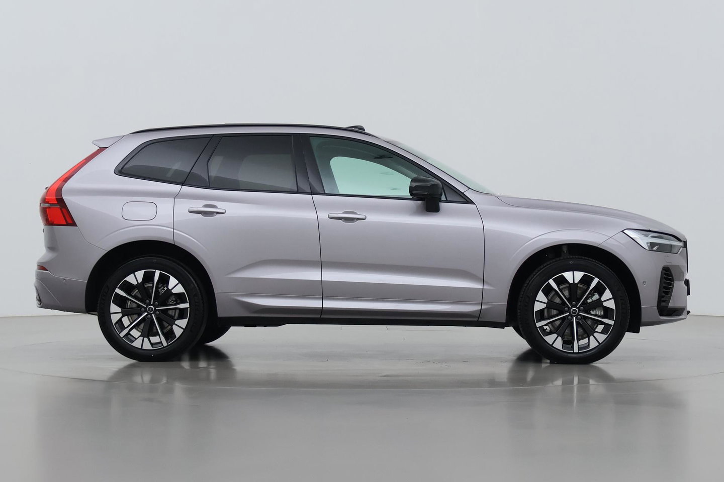 Volvo XC60 T8 Plug-in hybrid Ultra Dark | FACELIFT | Panoramadak | 360° Camera | Harman/Kardon | Head-Up | BLIS | Memory