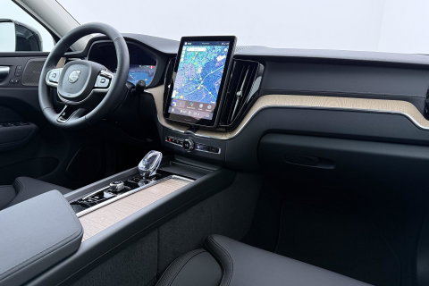 Volvo XC60 T8 Plug-in hybrid Ultra Dark | FACELIFT | Panoramadak | 360° Camera | Harman/Kardon | Head-Up | BLIS | Memory