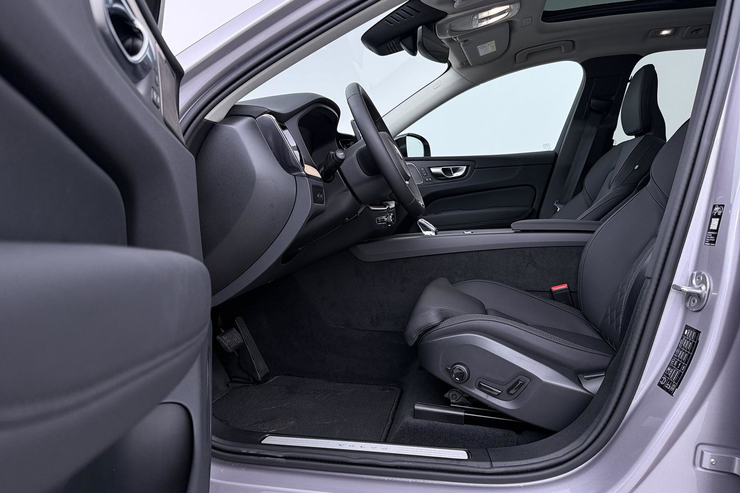 Volvo XC60 T8 Plug-in hybrid Ultra Dark | FACELIFT | Panoramadak | 360° Camera | Harman/Kardon | Head-Up | BLIS | Memory