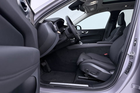 Volvo XC60 T8 Plug-in hybrid Ultra Dark | FACELIFT | Panoramadak | 360° Camera | Harman/Kardon | Head-Up | BLIS | Memory