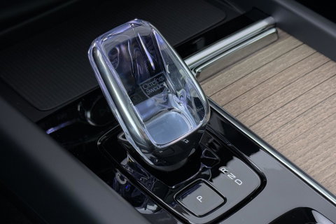 Volvo XC60 T8 Plug-in hybrid Ultra Dark | FACELIFT | Panoramadak | 360° Camera | Harman/Kardon | Head-Up | BLIS | Memory