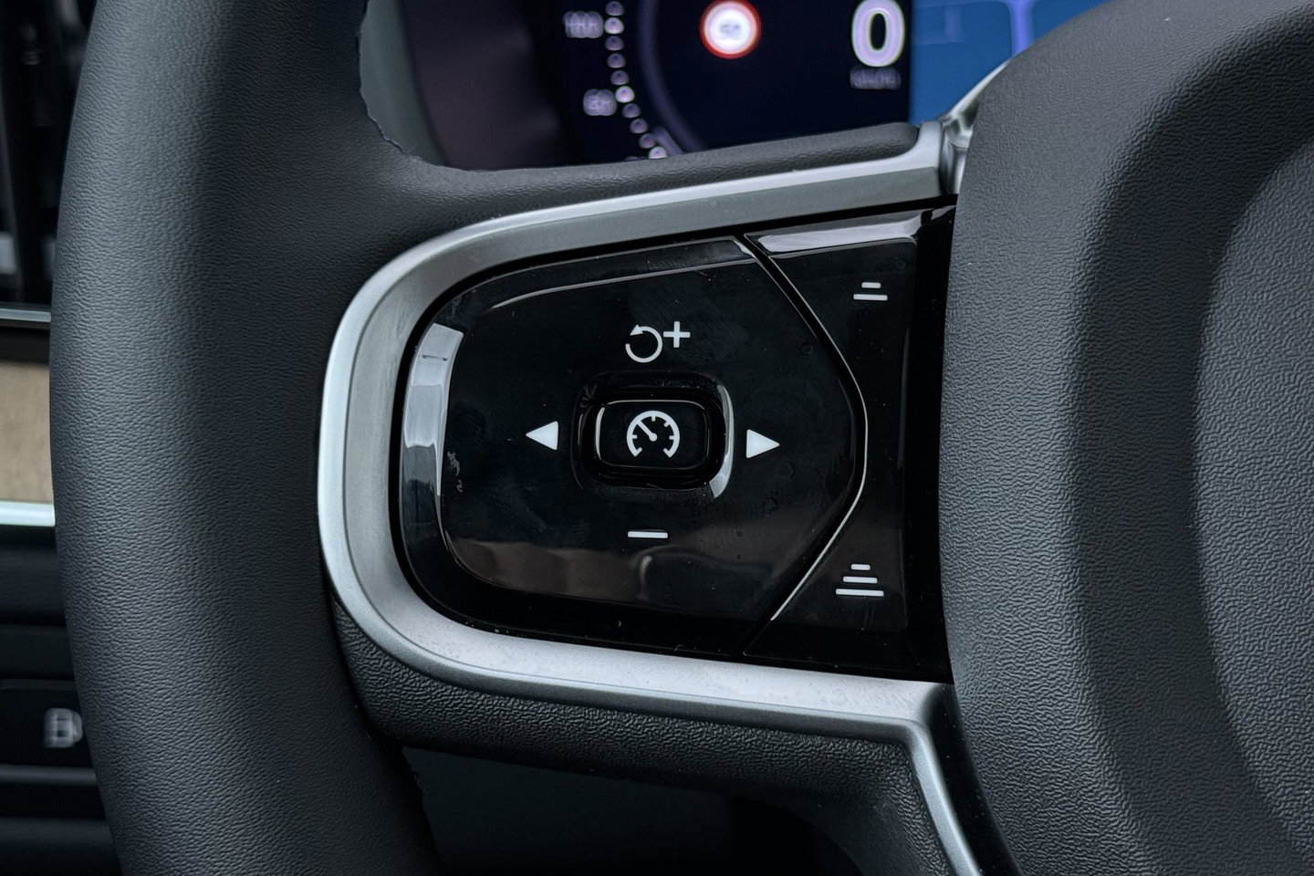 Volvo XC60 T8 Plug-in hybrid Ultra Dark | FACELIFT | Panoramadak | 360° Camera | Harman/Kardon | Head-Up | BLIS | Memory