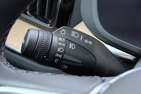 Volvo XC60 T8 Plug-in hybrid Ultra Dark | FACELIFT | Panoramadak | 360° Camera | Harman/Kardon | Head-Up | BLIS | Memory