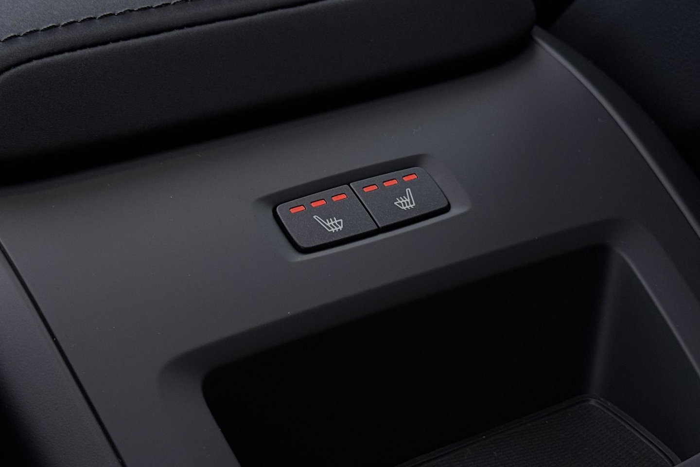 Volvo XC60 T8 Plug-in hybrid Ultra Dark | FACELIFT | Panoramadak | 360° Camera | Harman/Kardon | Head-Up | BLIS | Memory