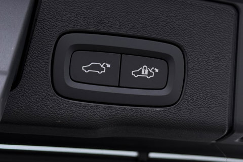 Volvo XC60 T8 Plug-in hybrid Ultra Dark | FACELIFT | Panoramadak | 360° Camera | Harman/Kardon | Head-Up | BLIS | Memory