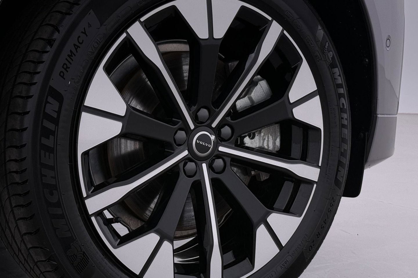 Volvo XC60 T8 Plug-in hybrid Ultra Dark | FACELIFT | Panoramadak | 360° Camera | Harman/Kardon | Head-Up | BLIS | Memory