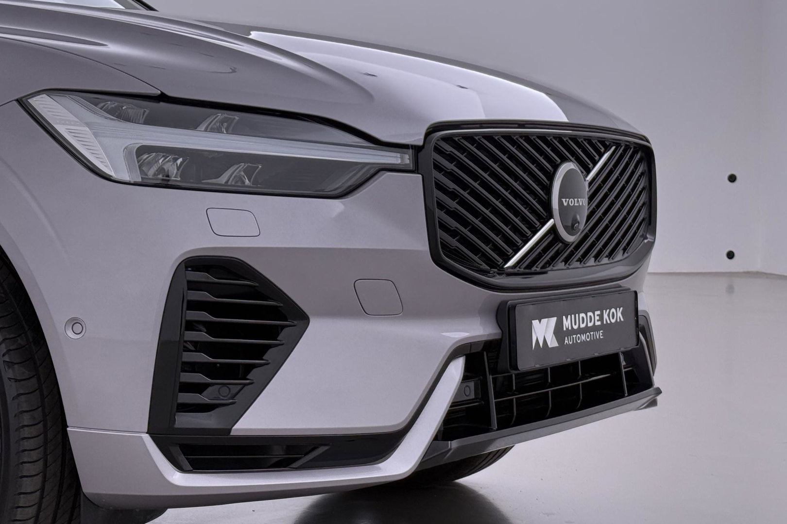 Volvo XC60 T8 Plug-in hybrid Ultra Dark | FACELIFT | Panoramadak | 360° Camera | Harman/Kardon | Head-Up | BLIS | Memory