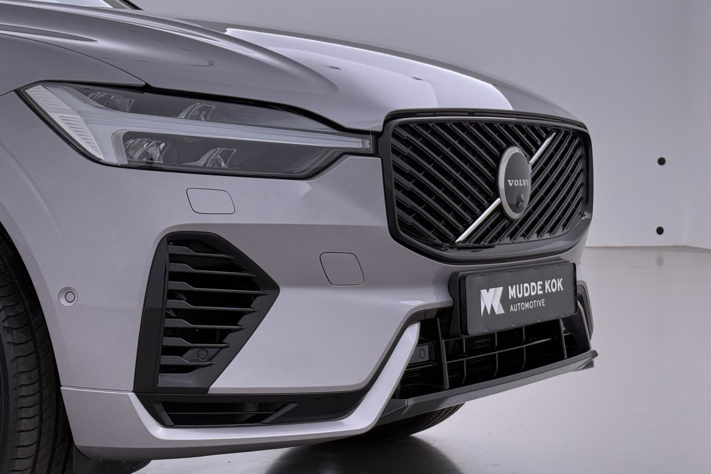 Volvo XC60 T8 Plug-in hybrid Ultra Dark | FACELIFT | Panoramadak | 360° Camera | Harman/Kardon | Head-Up | BLIS | Memory