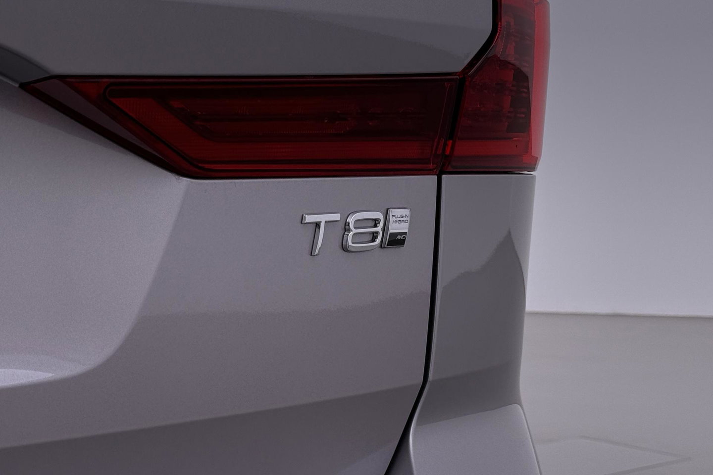 Volvo XC60 T8 Plug-in hybrid Ultra Dark | FACELIFT | Panoramadak | 360° Camera | Harman/Kardon | Head-Up | BLIS | Memory