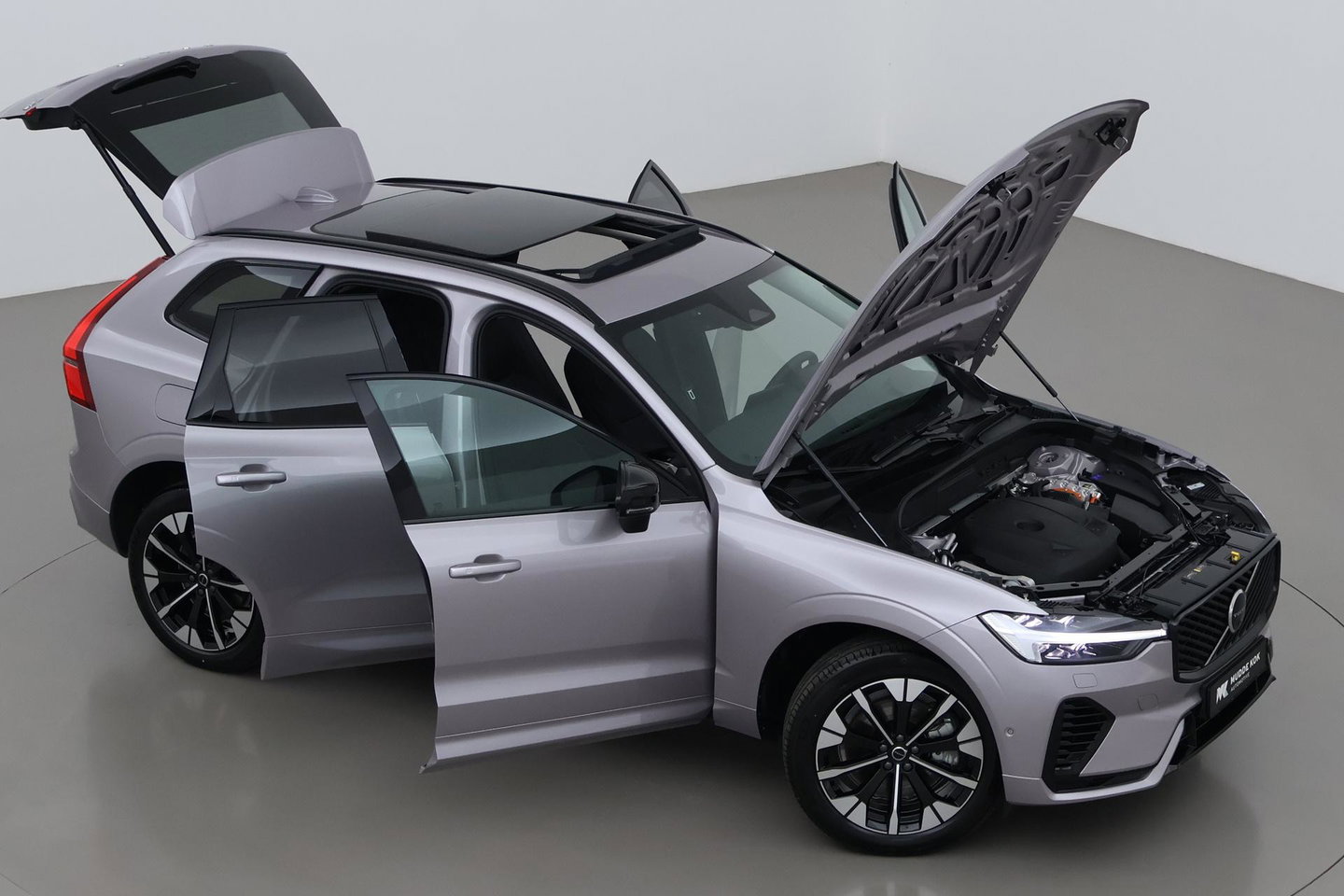 Volvo XC60 T8 Plug-in hybrid Ultra Dark | FACELIFT | Panoramadak | 360° Camera | Harman/Kardon | Head-Up | BLIS | Memory