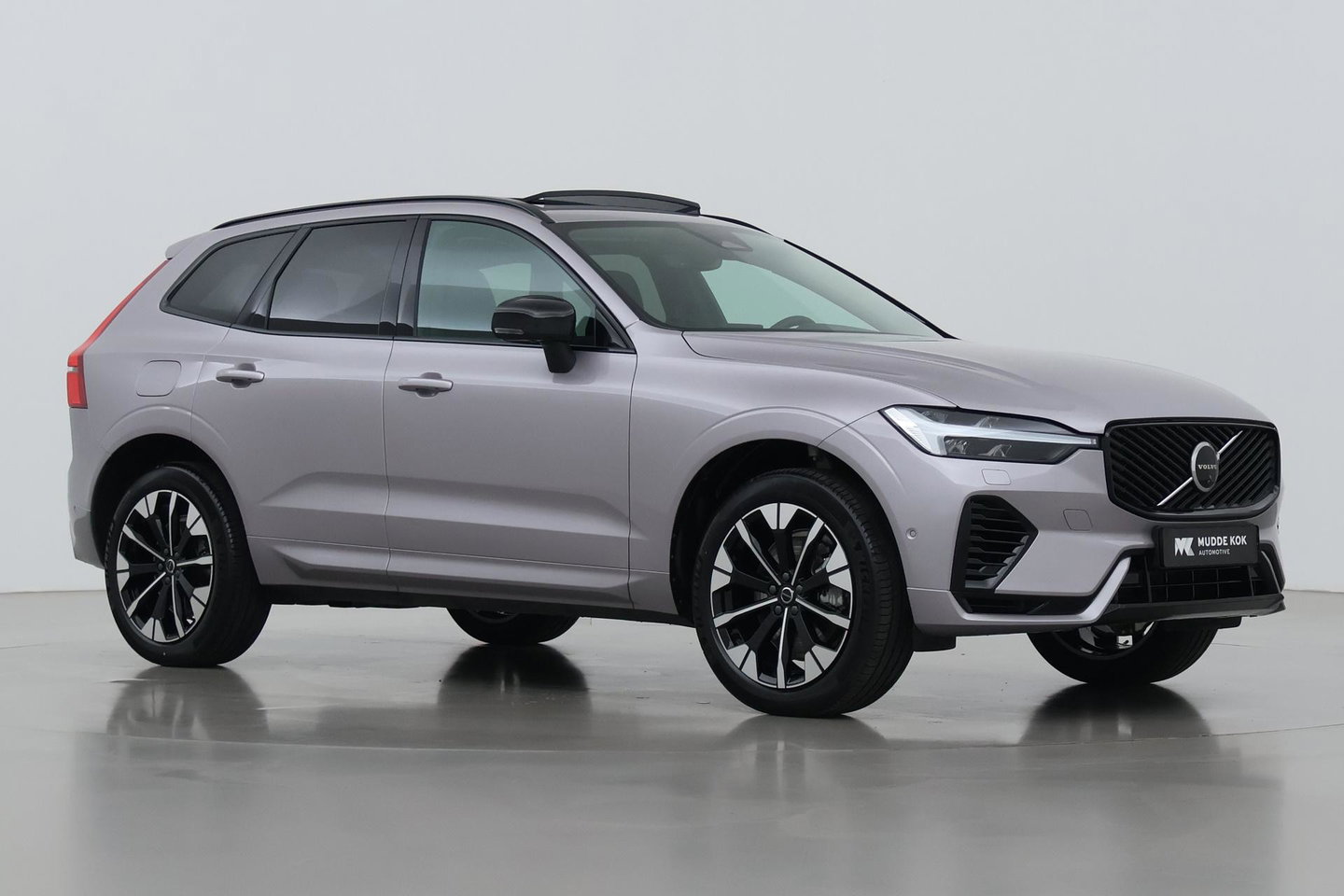Volvo XC60 T8 Plug-in hybrid Ultra Dark | FACELIFT | Panoramadak | 360° Camera | Harman/Kardon | Head-Up | BLIS | Memory
