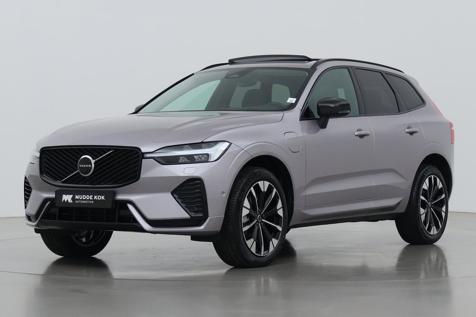 Volvo XC60 T8 Plug-in hybrid Ultra Dark | FACELIFT | Panoramadak | 360° Camera | Harman/Kardon | Head-Up | BLIS | Memory