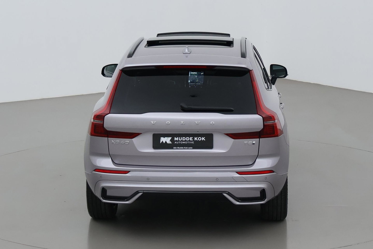 Volvo XC60 T8 Plug-in hybrid Ultra Dark | FACELIFT | Panoramadak | 360° Camera | Harman/Kardon | Head-Up | BLIS | Memory