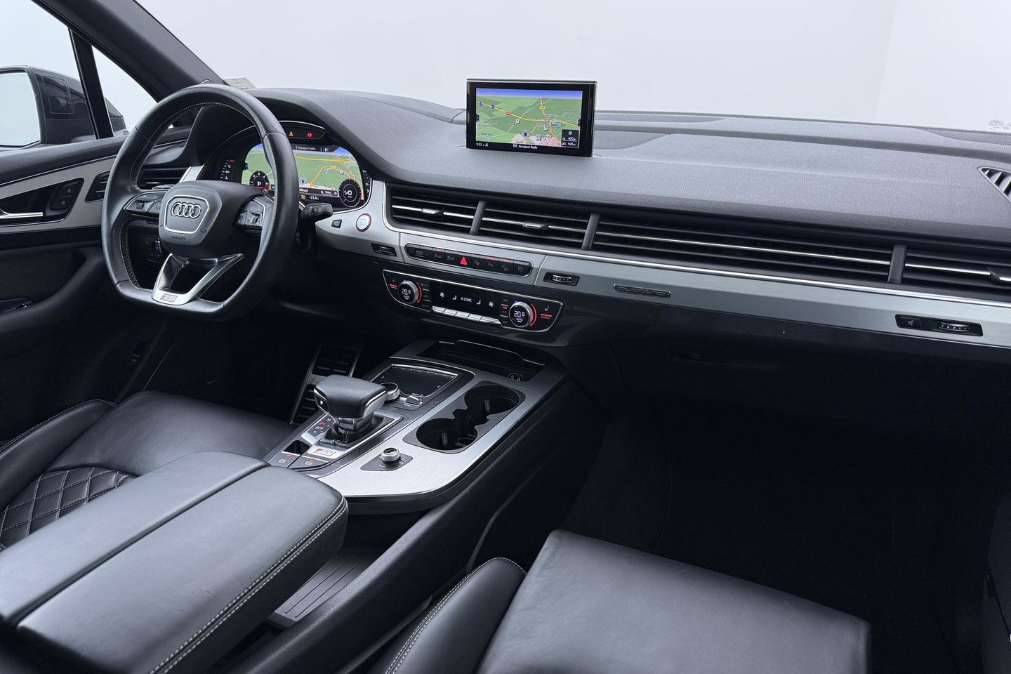 Audi Q7 4.0 TDI SQ7 quattro Pro Line + 7p | ACC | Luchtvering | Keramische Remmen | Panoramadak | Trekhaak | 360° Camera | Head-Up | 22 Inch