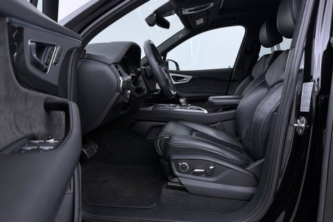 Audi Q7 4.0 TDI SQ7 quattro Pro Line + 7p | ACC | Luchtvering | Keramische Remmen | Panoramadak | Trekhaak | 360° Camera | Head-Up | 22 Inch