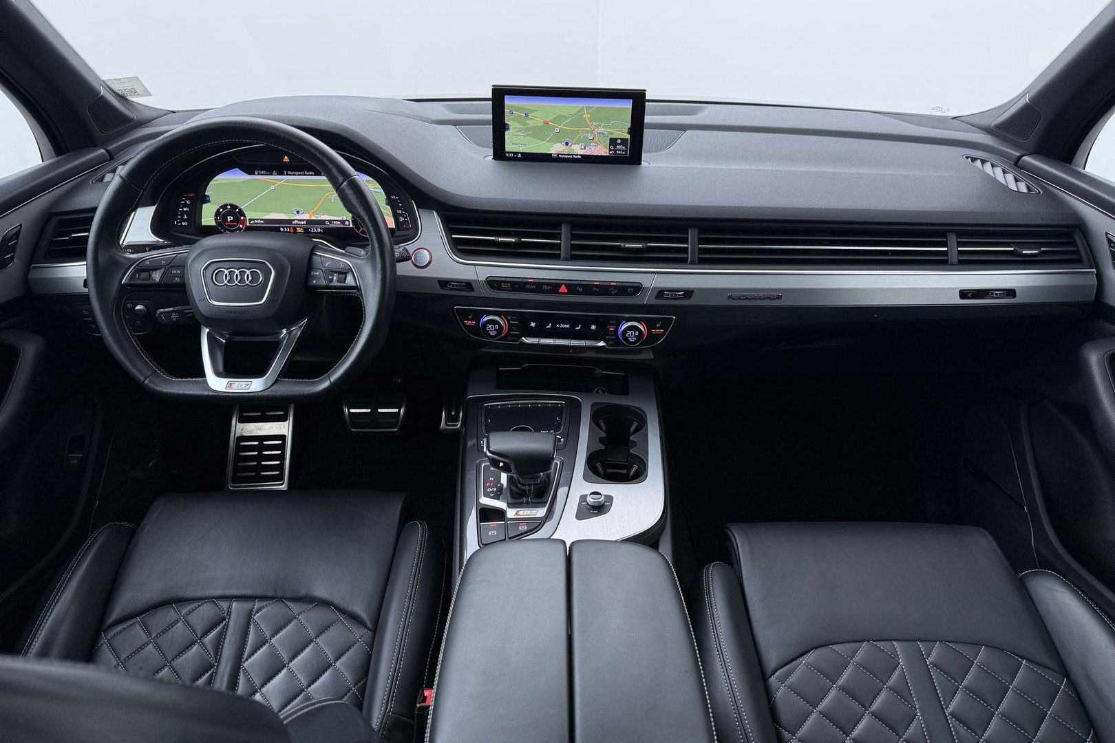 Audi Q7 4.0 TDI SQ7 quattro Pro Line + 7p | ACC | Luchtvering | Keramische Remmen | Panoramadak | Trekhaak | 360° Camera | Head-Up | 22 Inch