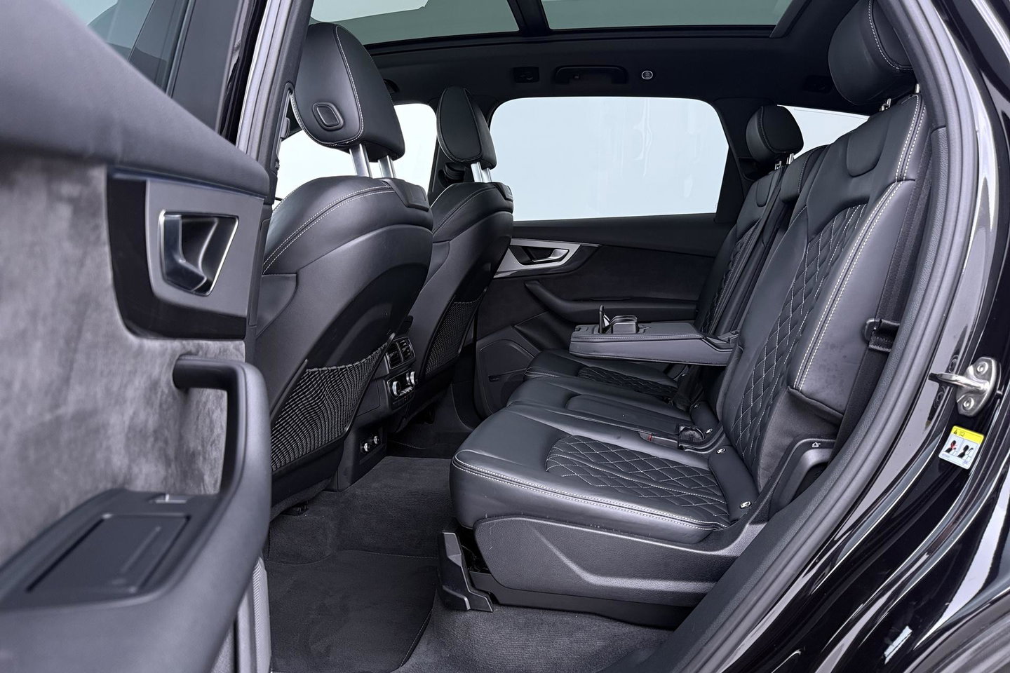 Audi Q7 4.0 TDI SQ7 quattro Pro Line + 7p | ACC | Luchtvering | Keramische Remmen | Panoramadak | Trekhaak | 360° Camera | Head-Up | 22 Inch