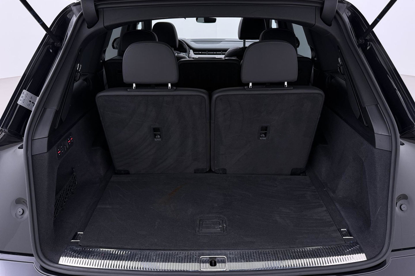 Audi Q7 4.0 TDI SQ7 quattro Pro Line + 7p | ACC | Luchtvering | Keramische Remmen | Panoramadak | Trekhaak | 360° Camera | Head-Up | 22 Inch