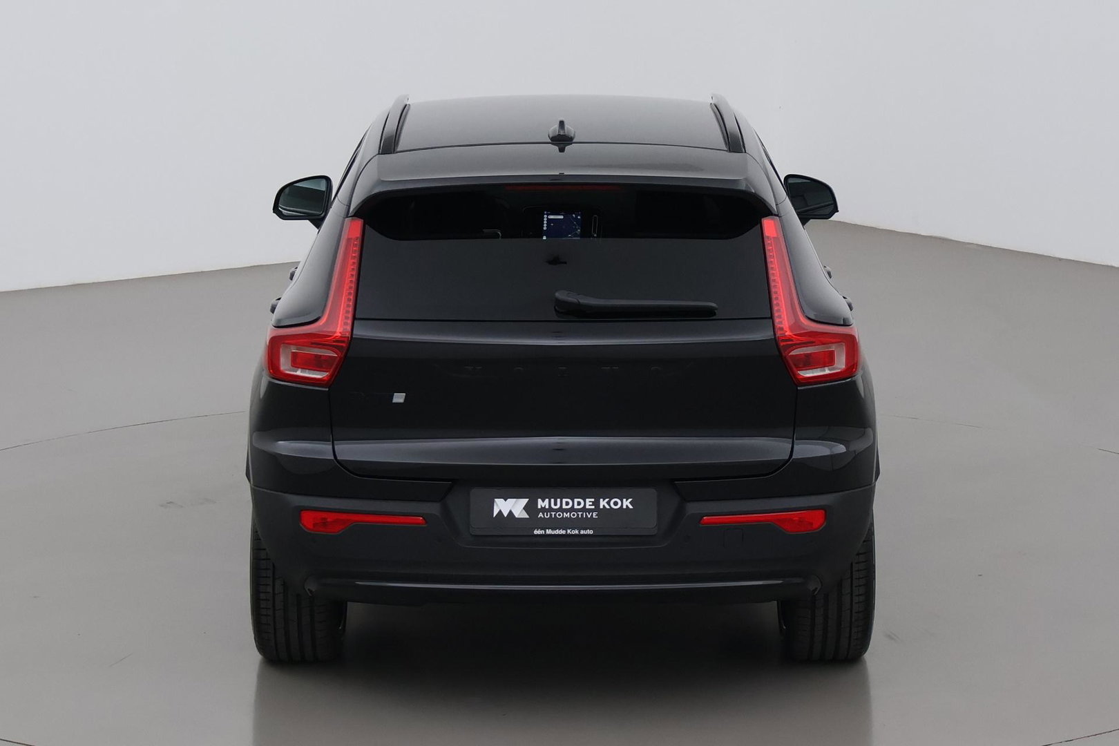 Volvo EX40 Single Motor Extended Range Plus Black Ed. 82 kWh | 360° Camera | ACC | 20 Inch | Stoel+Stuurverwarming | Harman/Kardon