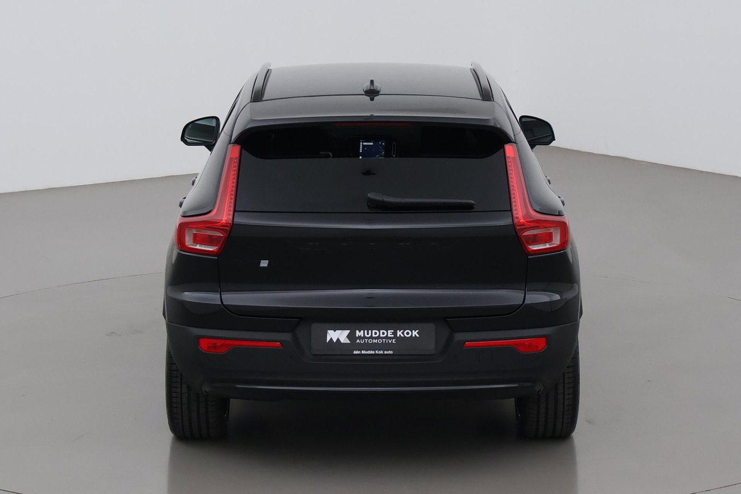 Volvo EX40 Single Motor Extended Range Plus Black Ed. 82 kWh | 360° Camera | ACC | 20 Inch | Stoel+Stuurverwarming | Harman/Kardon