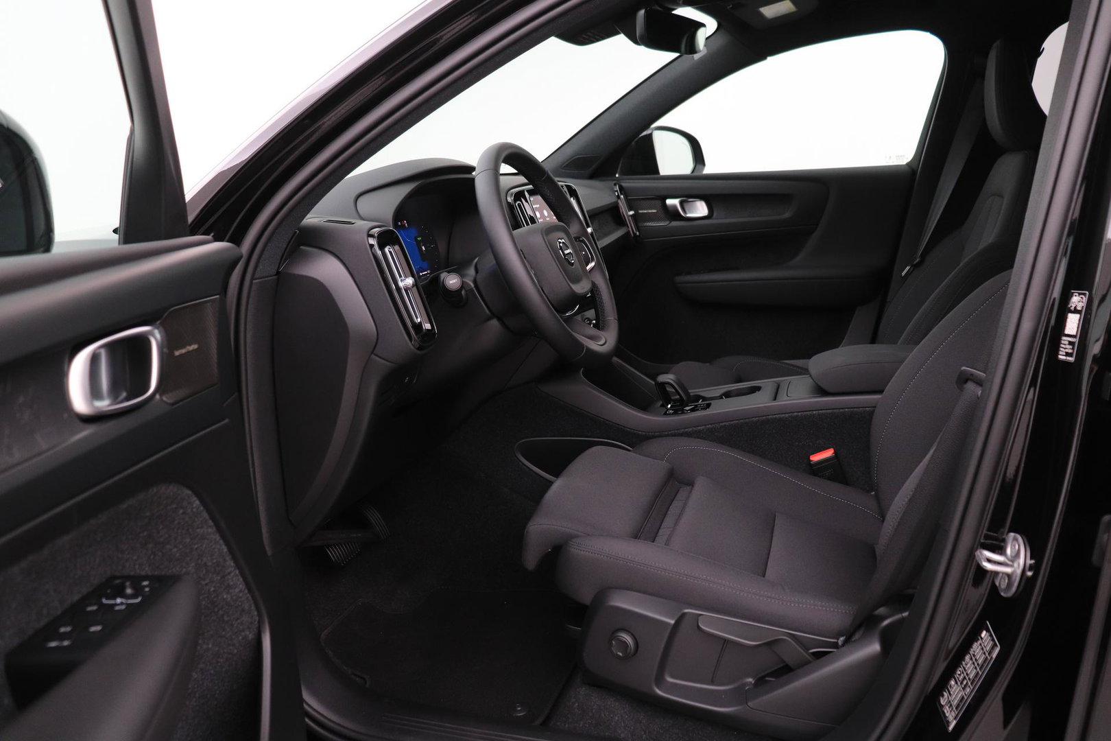 Volvo EX40 Single Motor Extended Range Plus Black Ed. 82 kWh | 360° Camera | ACC | 20 Inch | Stoel+Stuurverwarming | Harman/Kardon