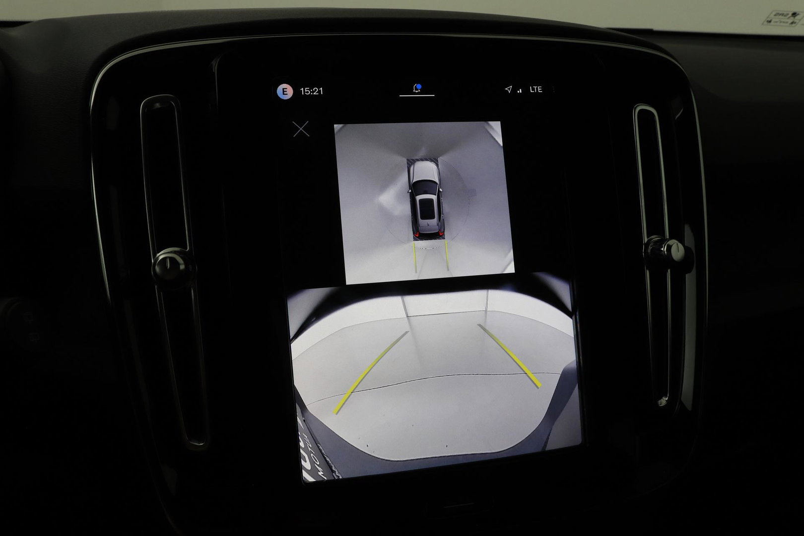 Volvo EX40 Single Motor Extended Range Plus Black Ed. 82 kWh | 360° Camera | ACC | 20 Inch | Stoel+Stuurverwarming | Harman/Kardon
