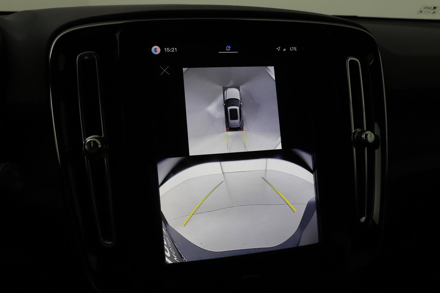Volvo EX40 Single Motor Extended Range Plus Black Ed. 82 kWh | 360° Camera | ACC | 20 Inch | Stoel+Stuurverwarming | Harman/Kardon