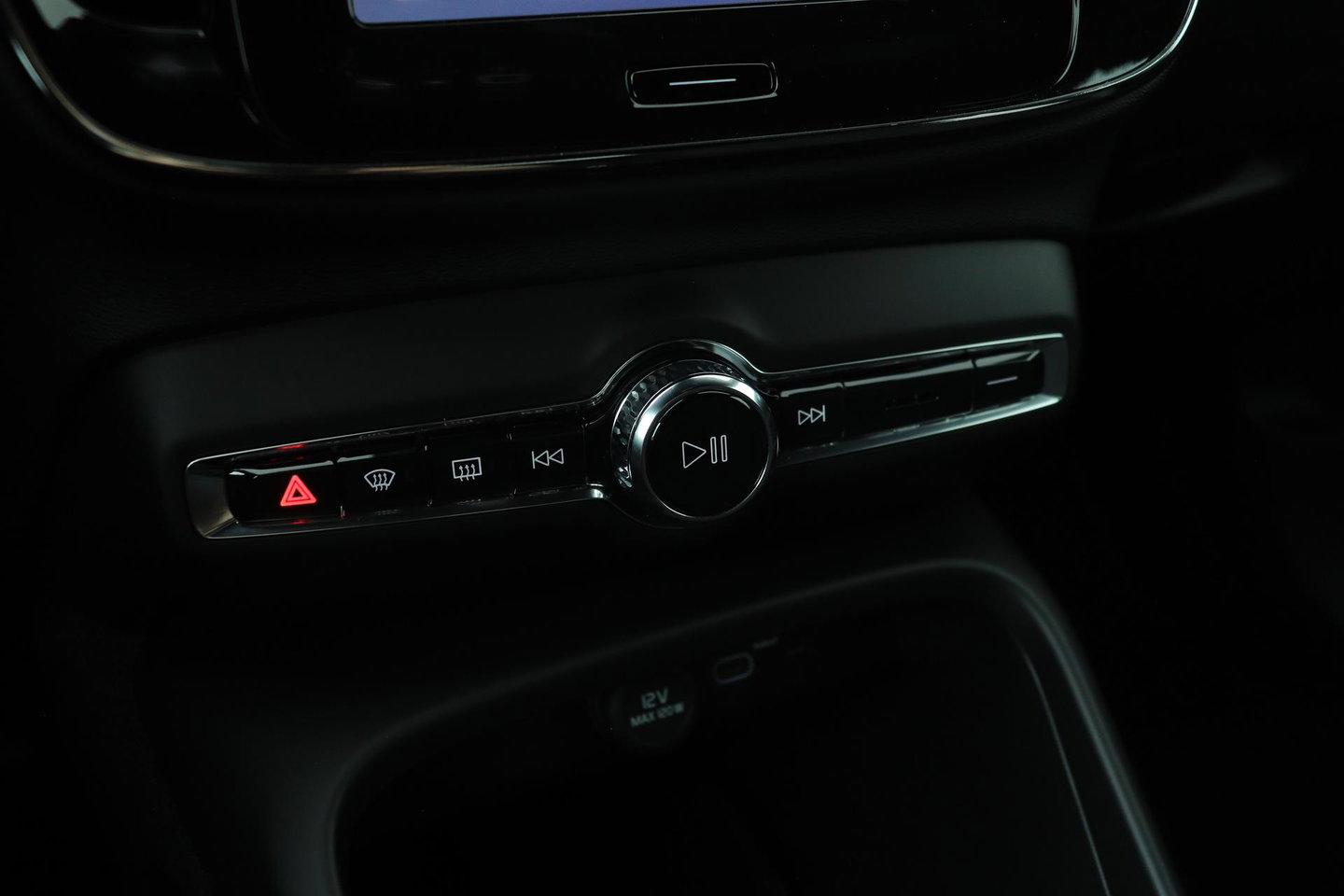 Volvo EX40 Single Motor Extended Range Plus Black Ed. 82 kWh | 360° Camera | ACC | 20 Inch | Stoel+Stuurverwarming | Harman/Kardon