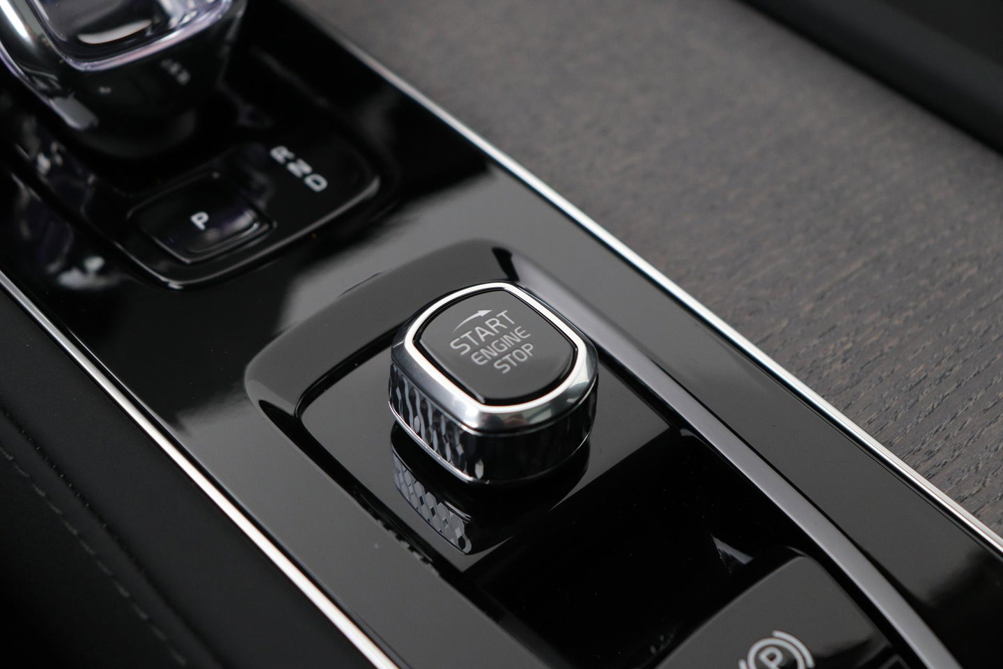 Volvo XC90 T8 Plug-in hybrid Ultra Dark | Luchtvering | Bowers&Wilkins | Trekhaak | Massage+Ventilatie | Head-Up