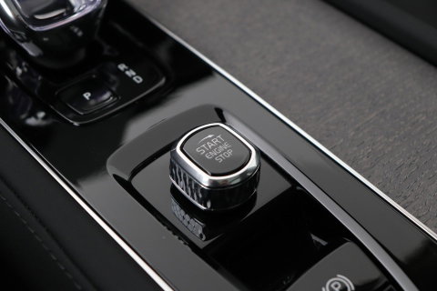 Volvo XC90 T8 Plug-in hybrid Ultra Dark | Luchtvering | Bowers&Wilkins | Trekhaak | Massage+Ventilatie | Head-Up