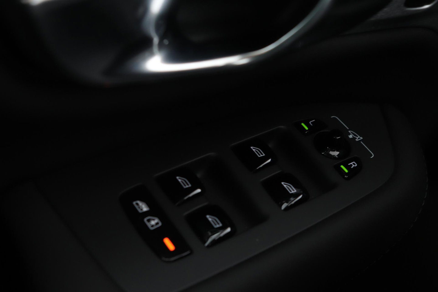 Volvo XC90 T8 Plug-in hybrid Ultra Dark | Luchtvering | Bowers&Wilkins | Trekhaak | Massage+Ventilatie | Head-Up