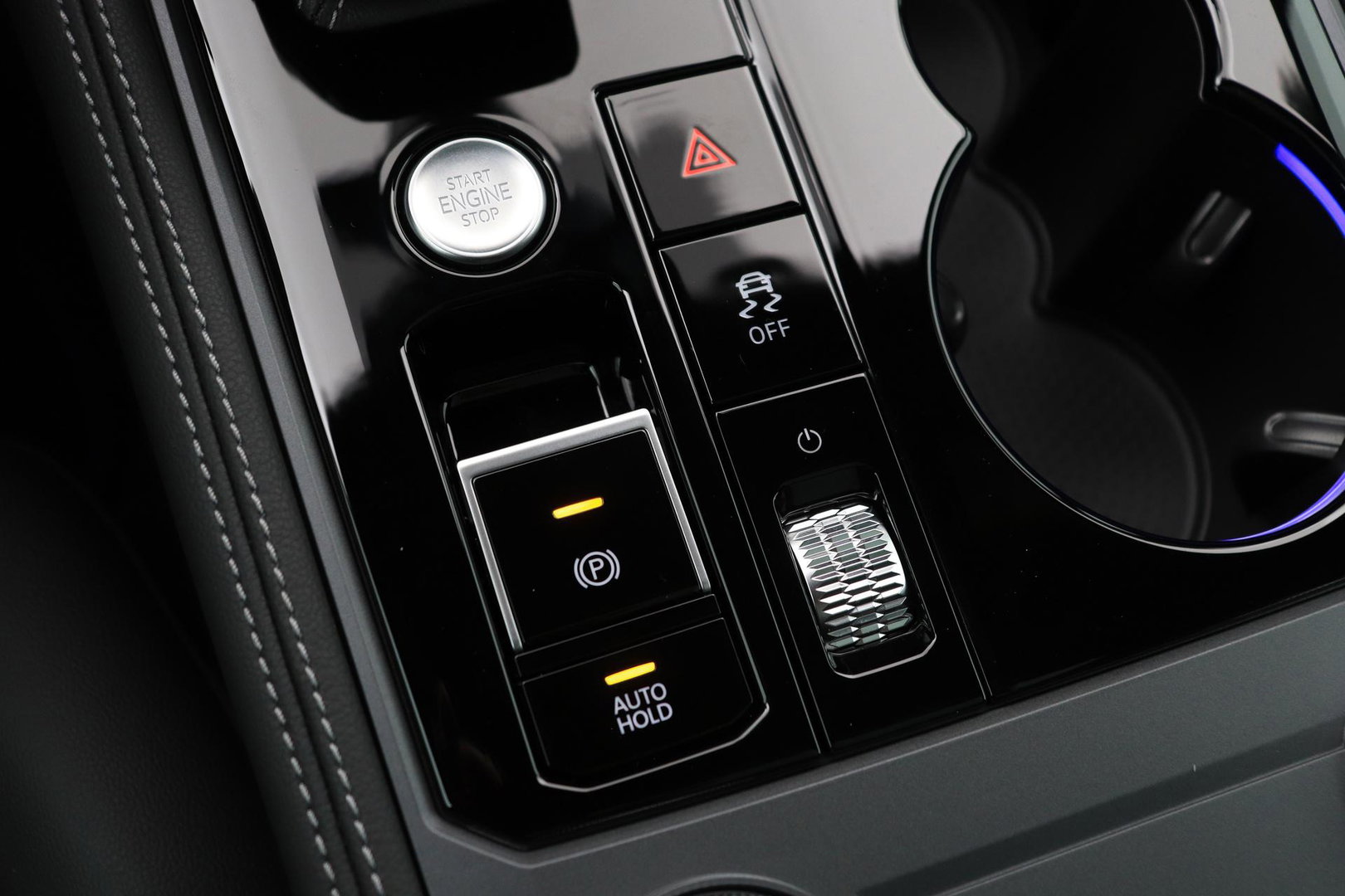 Volkswagen Touareg 3.0 TSi eHybrid 4MOTION R | FINAL EDITION | Luchtvering | Trekhaak | Panoramdak | Dynaudio | 360° Camera