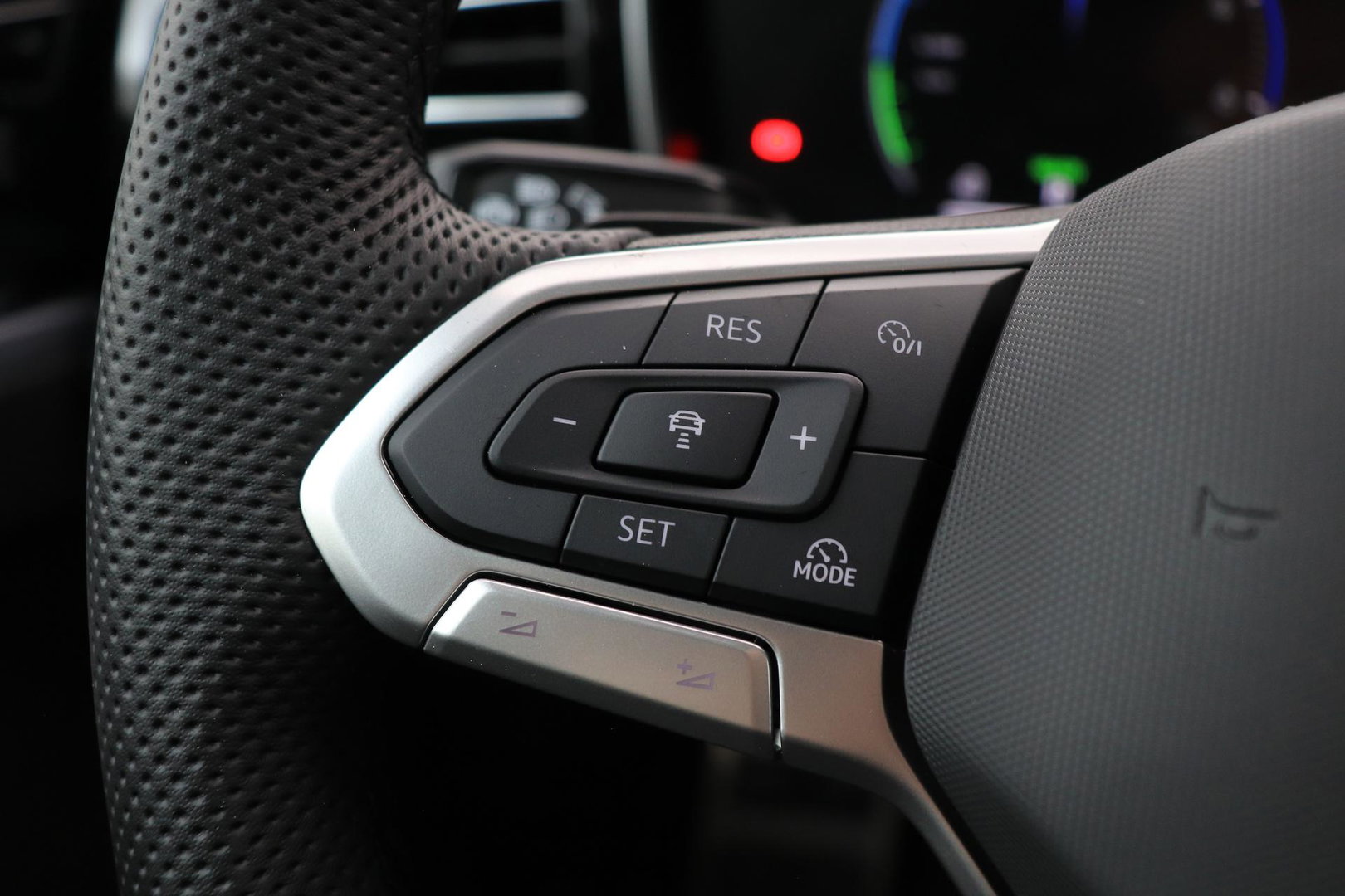 Volkswagen Touareg 3.0 TSi eHybrid 4MOTION R | FINAL EDITION | Luchtvering | Trekhaak | Panoramdak | Dynaudio | 360° Camera