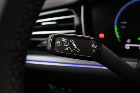 Volkswagen Touareg 3.0 TSi eHybrid 4MOTION R | FINAL EDITION | Luchtvering | Trekhaak | Panoramdak | Dynaudio | 360° Camera
