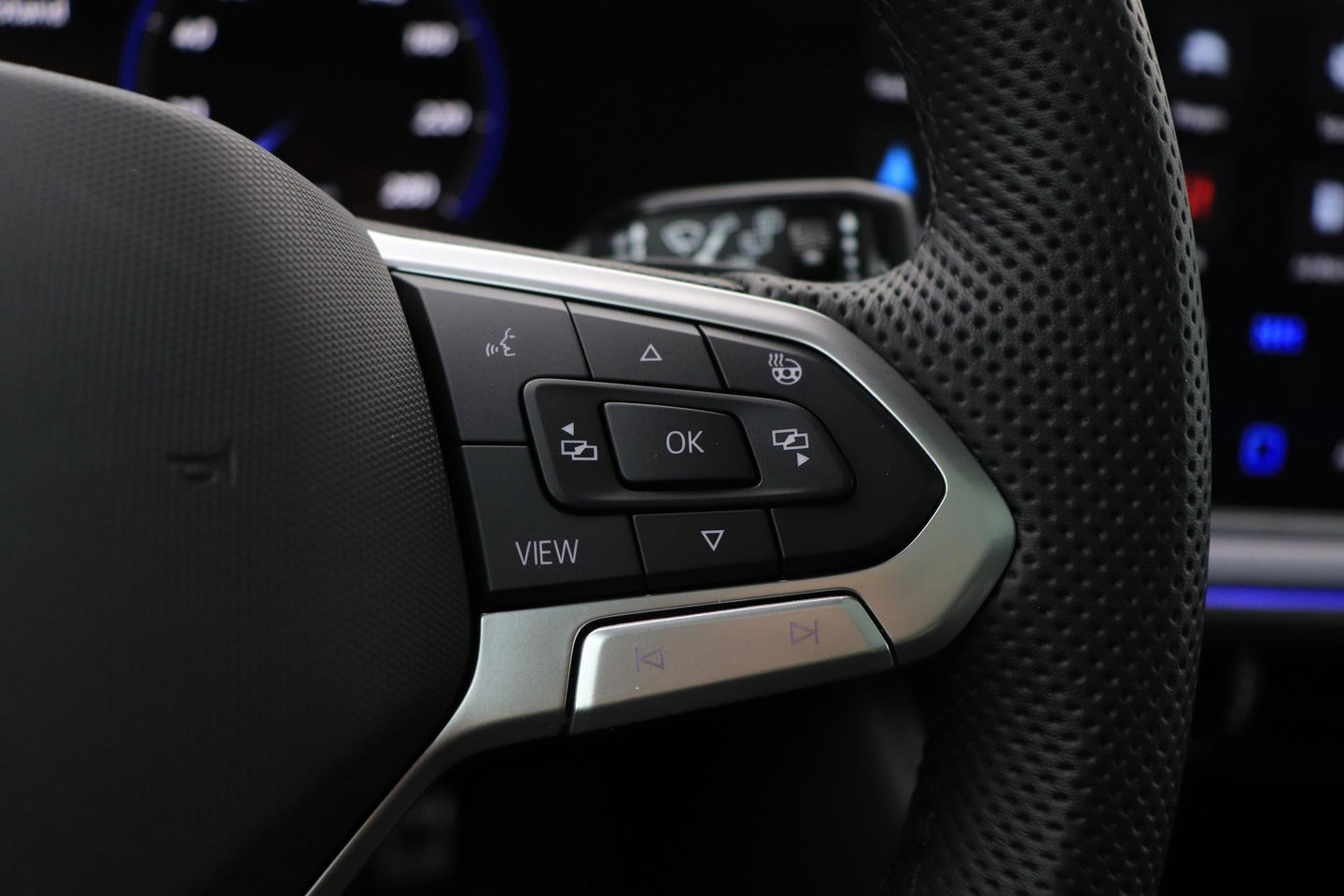 Volkswagen Touareg 3.0 TSi eHybrid 4MOTION R | FINAL EDITION | Luchtvering | Trekhaak | Panoramdak | Dynaudio | 360° Camera