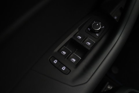 Volkswagen Touareg 3.0 TSi eHybrid 4MOTION R | FINAL EDITION | Luchtvering | Trekhaak | Panoramdak | Dynaudio | 360° Camera