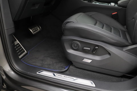Volkswagen Touareg 3.0 TSi eHybrid 4MOTION R | FINAL EDITION | Luchtvering | Trekhaak | Panoramdak | Dynaudio | 360° Camera
