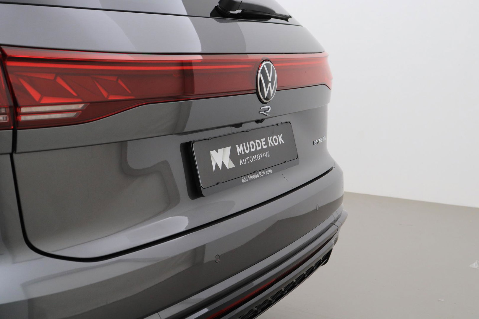 Volkswagen Touareg 3.0 TSi eHybrid 4MOTION R | FINAL EDITION | Luchtvering | Trekhaak | Panoramdak | Dynaudio | 360° Camera