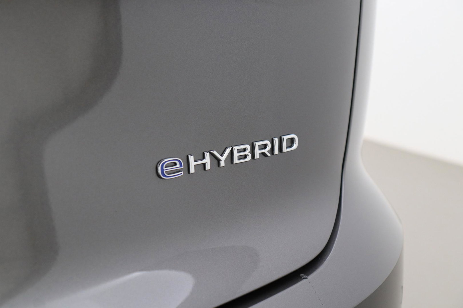 Volkswagen Touareg 3.0 TSi eHybrid 4MOTION R | FINAL EDITION | Luchtvering | Trekhaak | Panoramdak | Dynaudio | 360° Camera