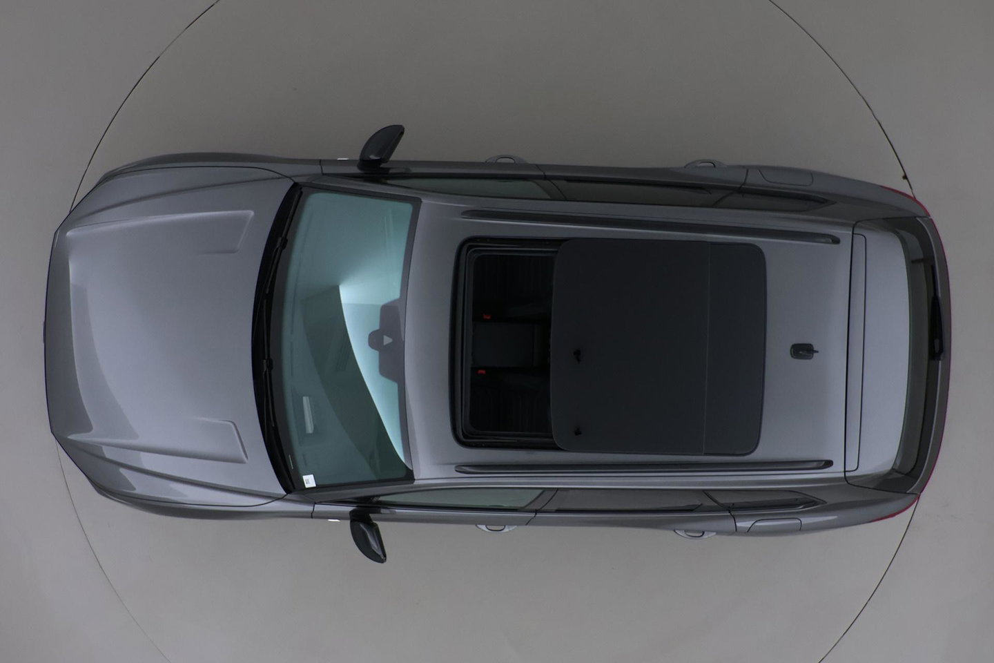 Volkswagen Touareg 3.0 TSi eHybrid 4MOTION R | FINAL EDITION | Luchtvering | Trekhaak | Panoramdak | Dynaudio | 360° Camera