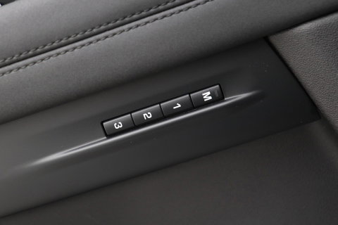 Land Rover Range Rover Evoque 1.5 P300e AWD SE | Camera | Lane Assist | Memory | Apple Carplay | 20 Inch