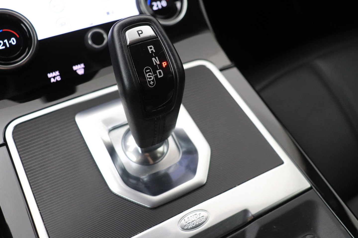 Land Rover Range Rover Evoque 1.5 P300e AWD SE | Camera | Lane Assist | Memory | Apple Carplay | 20 Inch
