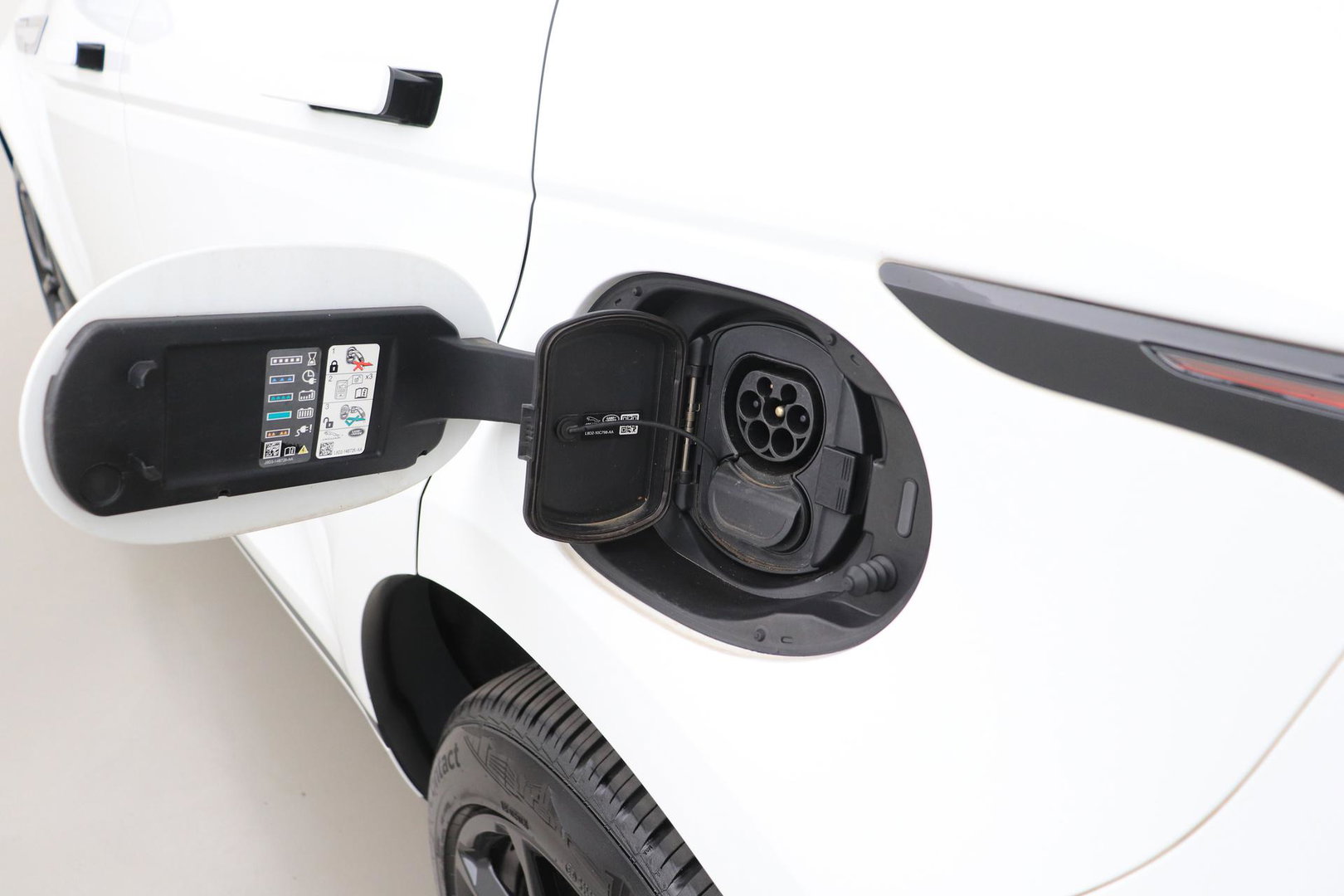 Land Rover Range Rover Evoque 1.5 P300e AWD SE | Camera | Lane Assist | Memory | Apple Carplay | 20 Inch