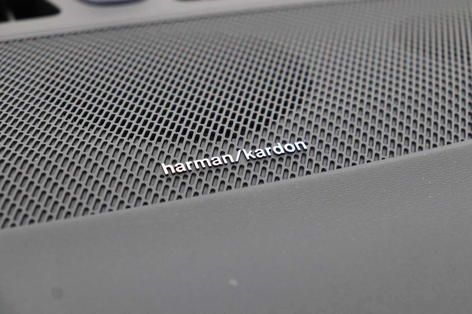 Volvo EX40 Single Motor Extended Range Plus Black Ed. 82 kWh | ACC | Panoramadak | 360° Camera | Harman/Kardon | BLIS | 20 Inch