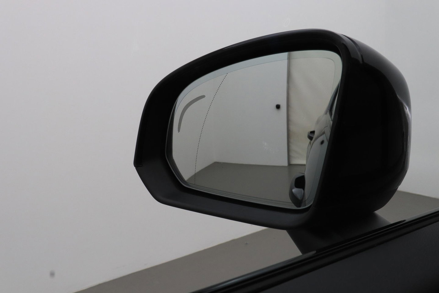 Volvo EX40 Single Motor Extended Range Plus Black Ed. 82 kWh | ACC | Panoramadak | 360° Camera | Harman/Kardon | BLIS | 20 Inch