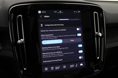 Volvo EX40 Single Motor Extended Range Plus Black Ed. 82 kWh | ACC | Panoramadak | 360° Camera | Harman/Kardon | BLIS | 20 Inch