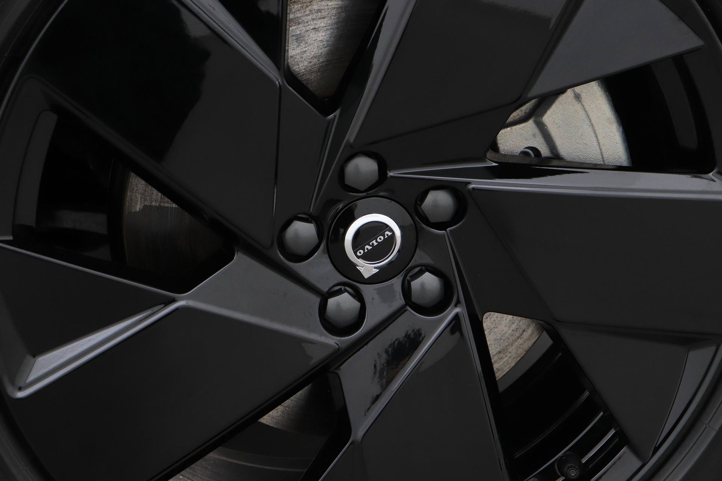 Volvo EX40 Single Motor Extended Range Plus Black Ed. 82 kWh | ACC | Panoramadak | 360° Camera | Harman/Kardon | BLIS | 20 Inch